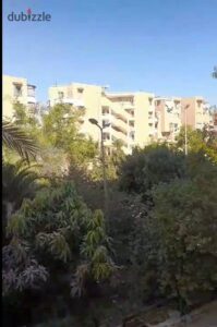 شقة فرصة بسعر لقطه لمدة أسبوع فقط من المالك الأصلي لسرعه البيع بالشيخ زايد 98م 3 غرف بالحي ال13 مج4 استلام فوري 3 عدادات قديمة بحرية وبعمارة مميزة 1,800,000 ج.م