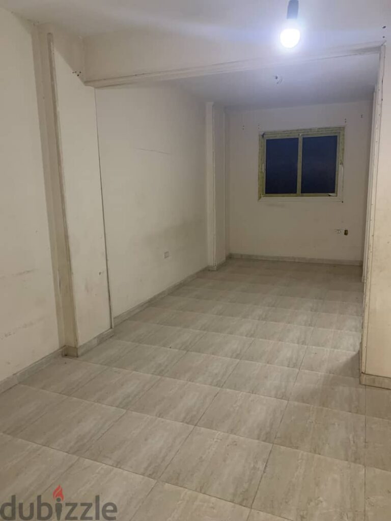 شقه للايجار بحدائق حلوان 0