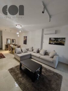 12,000,000 ج.م شقة للبيع مفروشة بالكامل بالاجهزة تشطيب مودرن في كمبوند فيفث سكوير المراسم التجمع الخامس