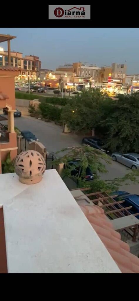 بالقرب من ماكسيم مول بجوار سكن حياة/ كمبوند إميرالد بارك التجمع الخامس فلاتك بمصعد داخلي 0