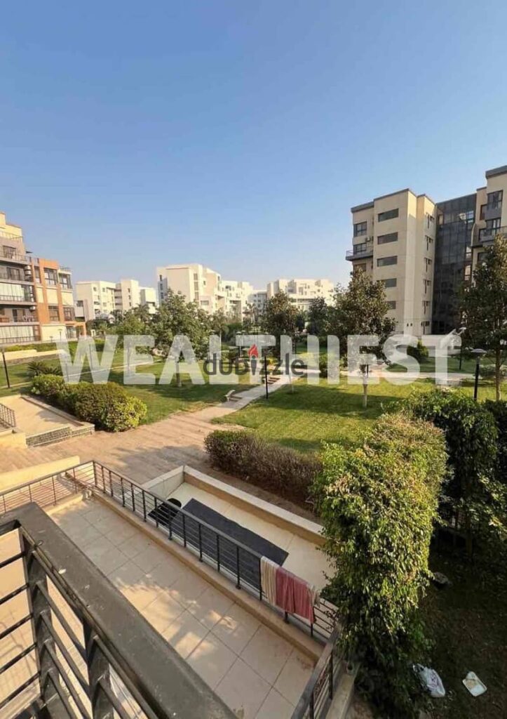 فرصة نادرة لامتلاك وحده فاخرة في أرقى مراحل  مدينتي – B8  المساحة: 148م التقسيم الداخلي: 3 غرف نوم + 2 حمام  Wide garden view   Prime location minutes  الخدمات - Banks complex -the spine   تشطيب الشركه الداخلى مع إضافه بعض التعديلات   تقع في أحد أرقى مجمو 0