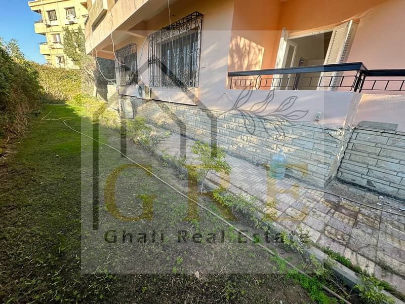 للايجار شقه ارضي بحديقه فى المتميز كمبوند رامو مساحة 233 متر 0