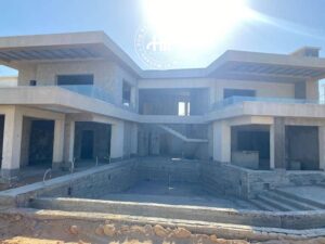 صف أول على ملعب جولف بتصميم خاص للبيع في نيو جيزه ١٢٢١ مترًا 105,000,000 ج.م