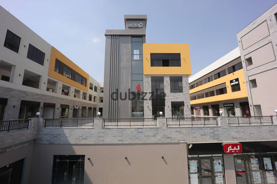 محل تجاري واجهة للبيع بميركادو مول بالشروق 0