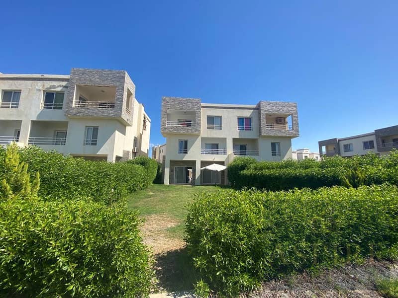 دوبلكس ارضي 3 غرف للبيع على حمام السباحة مباشرة 0