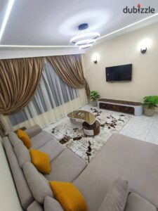 شقة مفروشة فندقية مكيفة بجوار سيتى ستارز للايجار اليومي والشهرى للعائلات متوفر مفروش فندقى موقع متميز في مدينة نصر 2,200 ج.م