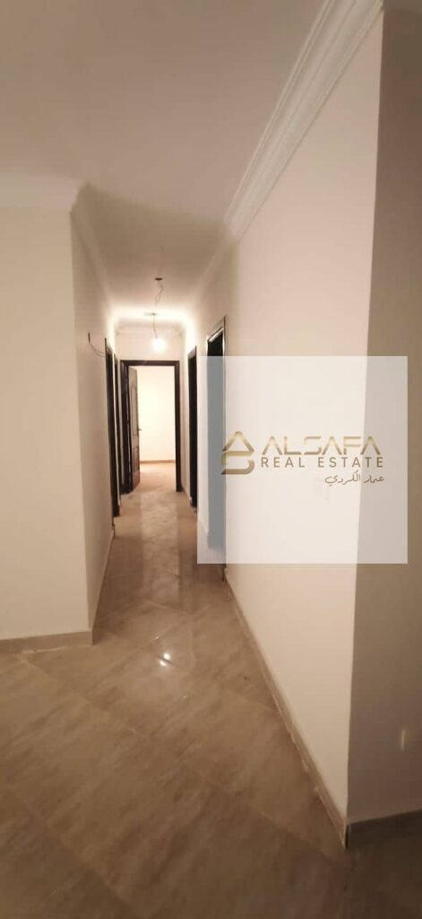 شقه 130 م للبيع استلام فوري كامله عدادات 0