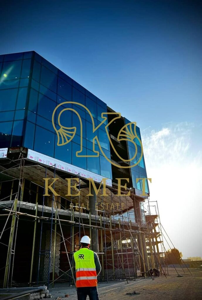 محل ارضي للبيع 128 م  طريق النصر شيراتون مول 7 فدان جنب بوابة المطار وسيتي سنتر الماظة استثمار خرافي بمقدم 10% مساكن شيراتون 0