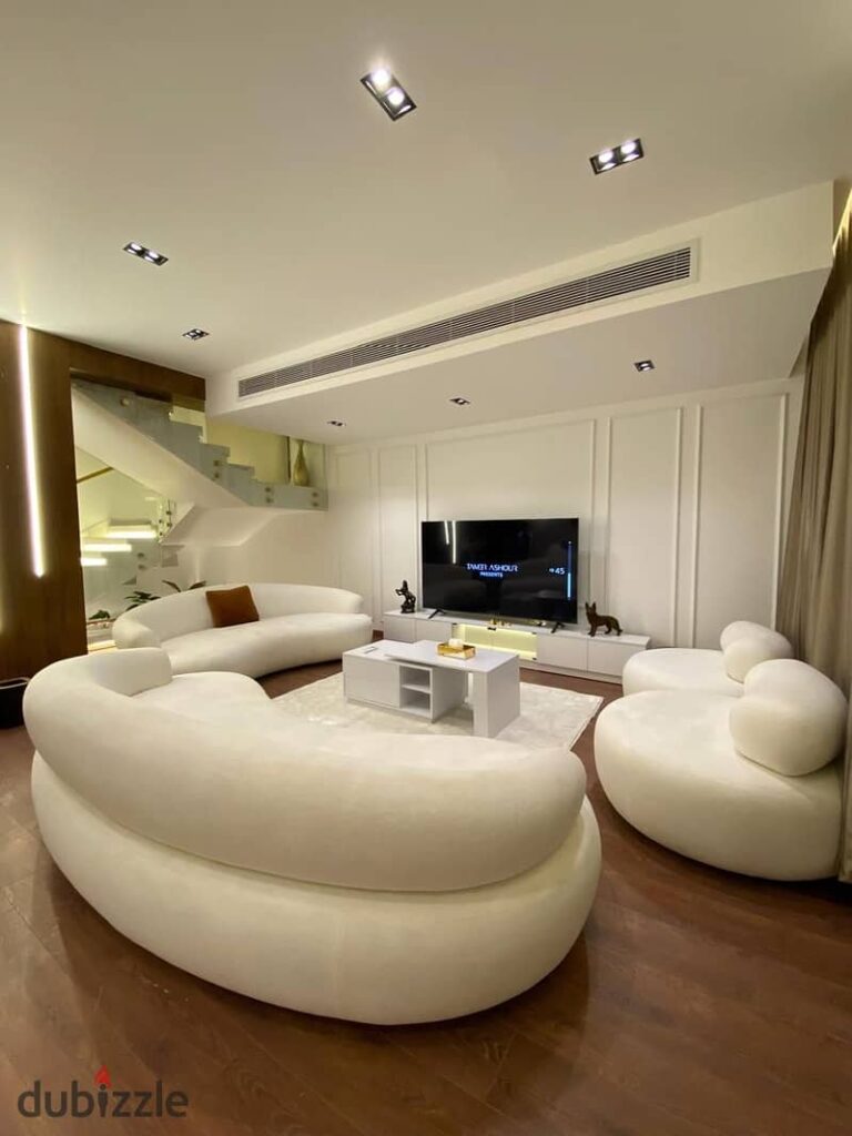 ستاندالون فاخر  مفروش بالكامل ٤ غرف للإيجار في مدينتي بالقاهرة 0