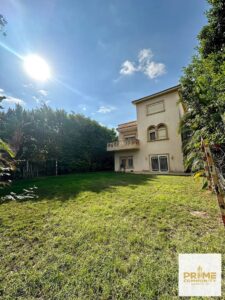 ستاندالون فيلا متشطبة ألترا سوبر لوكس بموقع مميز جدا بكمبوند جرينز دورة بالشيخ زايد Standalone villa for sale in Greens Zayed city 30,000,000 ج.م