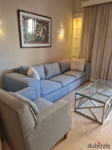 شقه ستديو مفروش أرضى بجاردن فى فيلدج جيت كمبوند بالم هيلز بجوار الجامعة الامريكية 35,000 ج.م