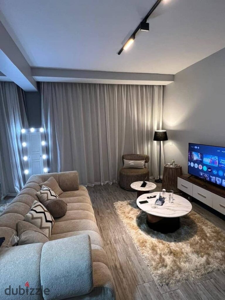 غرفة فندقية للإيجار في كمبوند كازا – بيفرلي هيلز  أول سكن – تراس كبير فيو جولف  Wi-Fi • مطبخ • حمّام • ريسبشن  قريب من الخدمات — متاح يومي/شهري/س 0