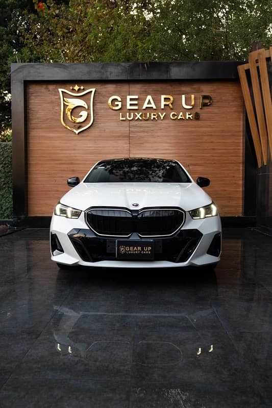 BMW 520 M Sport 2025 - يوجد خصم داخل المعرض 0