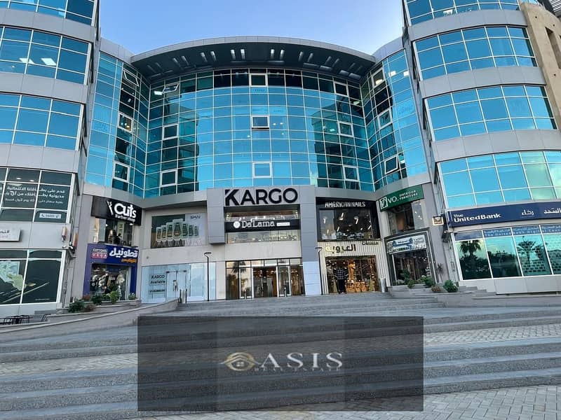 مكتب 143 م للبيع في كارجو مول شارع الشباب مقابل كمبوند جرينز بتسهيلات 0