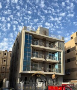 شقة للبيع فى القاهرة الجديدة التجمع الخامس بالاندلس استلام فورى تشطيب الترا سوبر لوكس بالاسانسير وحصة فى الارض 4,000,000 ج.م