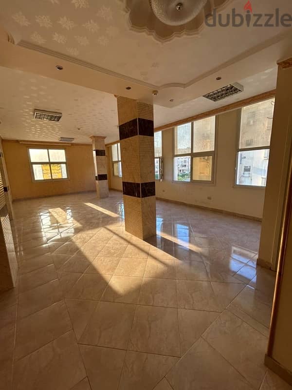 وحدة ادارية تصلح مكتب او عيادة في موقع متميز بالسادس من اكتوبر 0