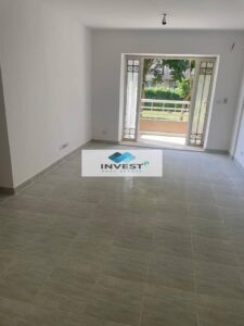 4,800,000 ج.م تم تخفيض السعر لسرعة البيع . . شقه لقطه للبيع ارضي مساحة 96م + 50م حديقه 3 غرف + 2حمام فيو وايد جاردن امام مجري السيل وقريبه من الفود كورت