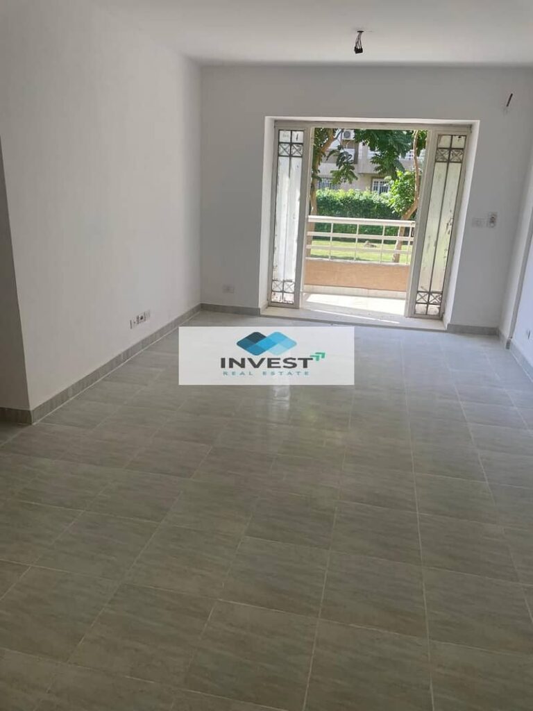 تم تخفيض السعر لسرعة البيع . . شقه لقطه للبيع ارضي مساحة 96م + 50م حديقه 3 غرف + 2حمام فيو وايد جاردن امام مجري السيل وقريبه من الفود كورت 0