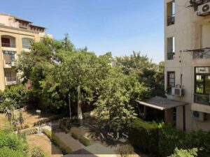 شقه ١٢٢ متر متشطبه دور اول للبيع فى كمبوند حدائق المهندسين الشيخ زايد 6,200,000 ج.م