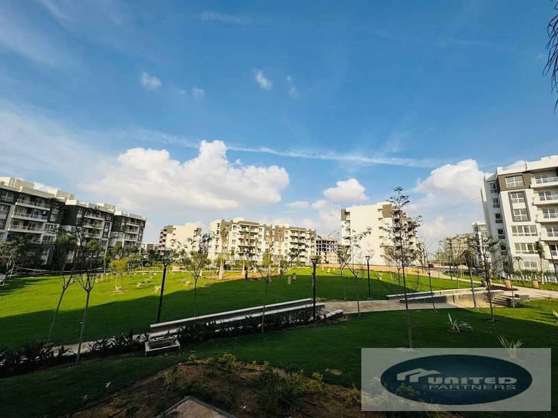 شقه للبيع باقل من سعر الشركة B14 فيو مفتوح علي وايد جاردن واقل مقدم و اطول فترة سداد 0