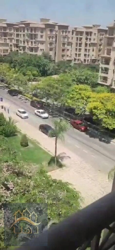 للبيع في مدينتي شقة 211م B2 فيو جاردن و شارع رئيسي بانوراما دور مميز و لوكيشن مميز جدا خطواط من نادي مدينتي و المسجد و الماركت في مدينتي القاهرة الجدي 0