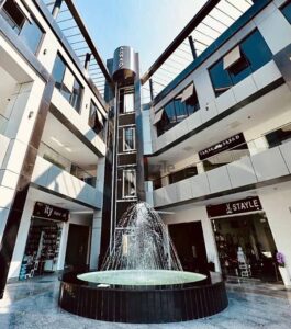 محل بمدينه الشروق استلام فوري متأجر في مول شغال بأيجار شهري 53,500 6,511,000 ج.م