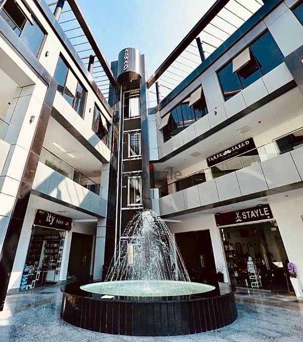 محل بمدينه الشروق استلام فوري متأجر في مول شغال بأيجار شهري 53,500 0