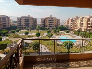 شقة للبيع في كمباوند بروميناد ريزيدنس في الشيخ زايد قدام كمباوند الخمائل المساحة 165 متر مربع 3 غرف نوم 3 حمامات الدور التاني فيو مميز جدا غلى لاند س 5,300,000 ج.م