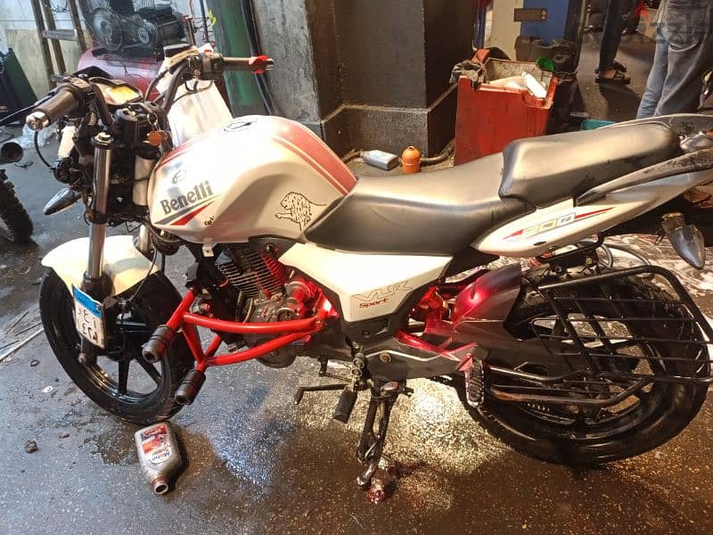 موتسكل بينلي vlr200 0