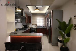 شقة مفروشة بالكامل للبيع بأقل سعر في السوق استلام فوري في كمبوند المستشارين أمام ماكسيم مول التجمع الخامس 5th settlement new cairo 6,500,000 ج.م