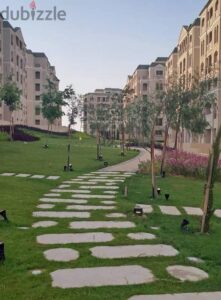 شقه ارضي بحديقه للبيع في كمبوند لافينير باقل سعر في السوق 5,000,000 ج.م