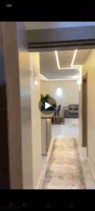 شقه مفروشه للايجار فرش فندقي ف كمبوند ون قطاميه غرفتين وحمام ومطبخ اول سكن دور سابع يوجد اتين اسنسير مطلوب 30 الف شهريا مده سنه عائلات فقط قريبه من كافه الخدمات الفيديو واتس 01503622666 30,000 ج.م