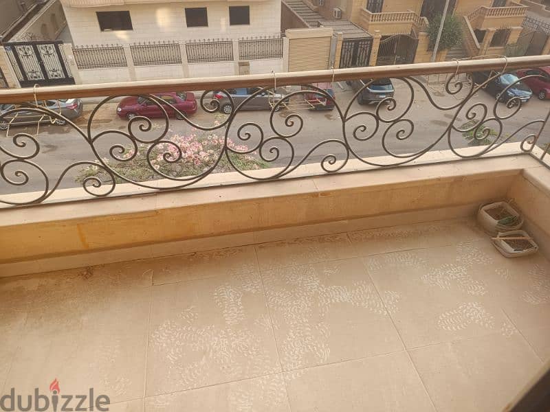 شقة للإيجار – موقع مميز وتشطيب راقٍى 0