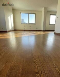 شقة فاخرة للايجار قانون جديد في زيزينيا تري البحر 22,000 ج.م