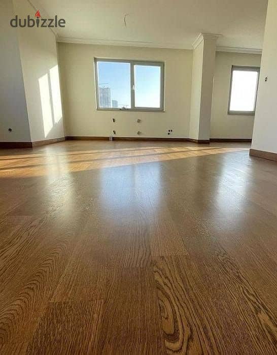 شقة فاخرة للايجار قانون جديد في زيزينيا تري البحر 0