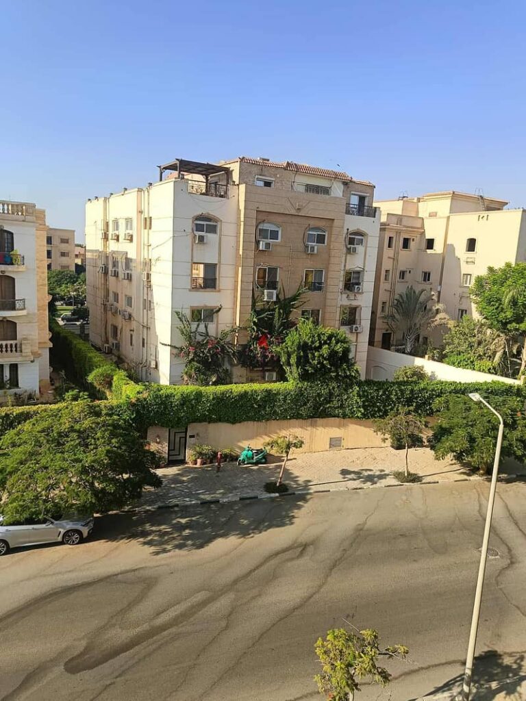 روف كامل للبيع ببيفرلي هيلز عمارات الحكيم تشطيب الترا لوكس 0