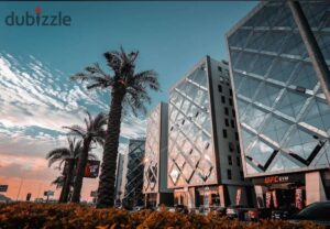 مكتب للأيجار 225م مفروش بالكامل بالتكييفات + جراج في وان قطاميه 110,500 ج.م