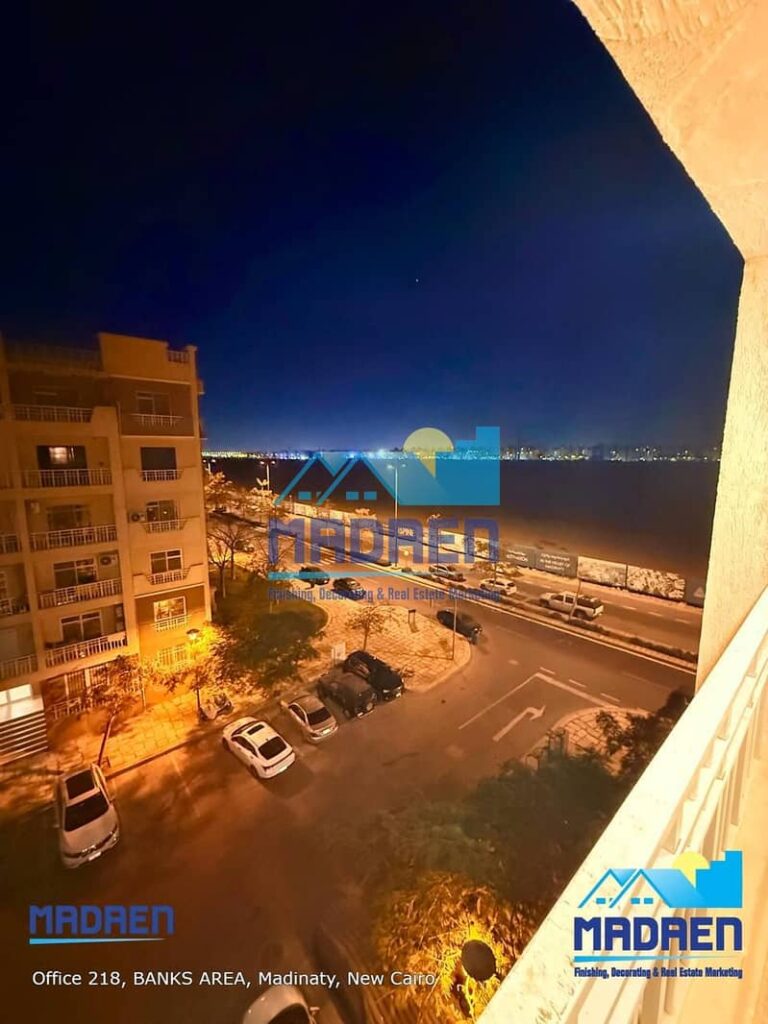 للبيع بمدينتى    شقة     82م   فى b7     تحفة 0