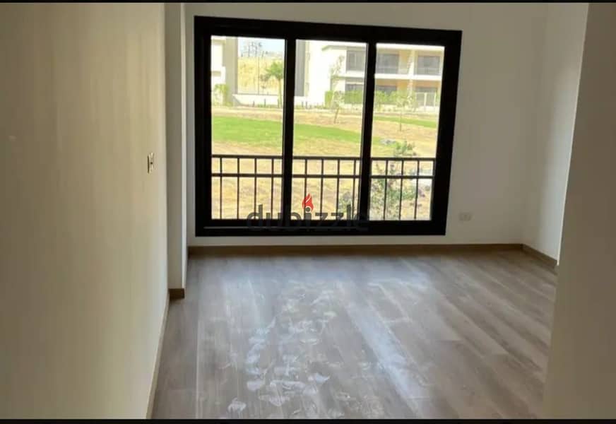 شقة للإيجار في فيفث سكوير مراسم 0