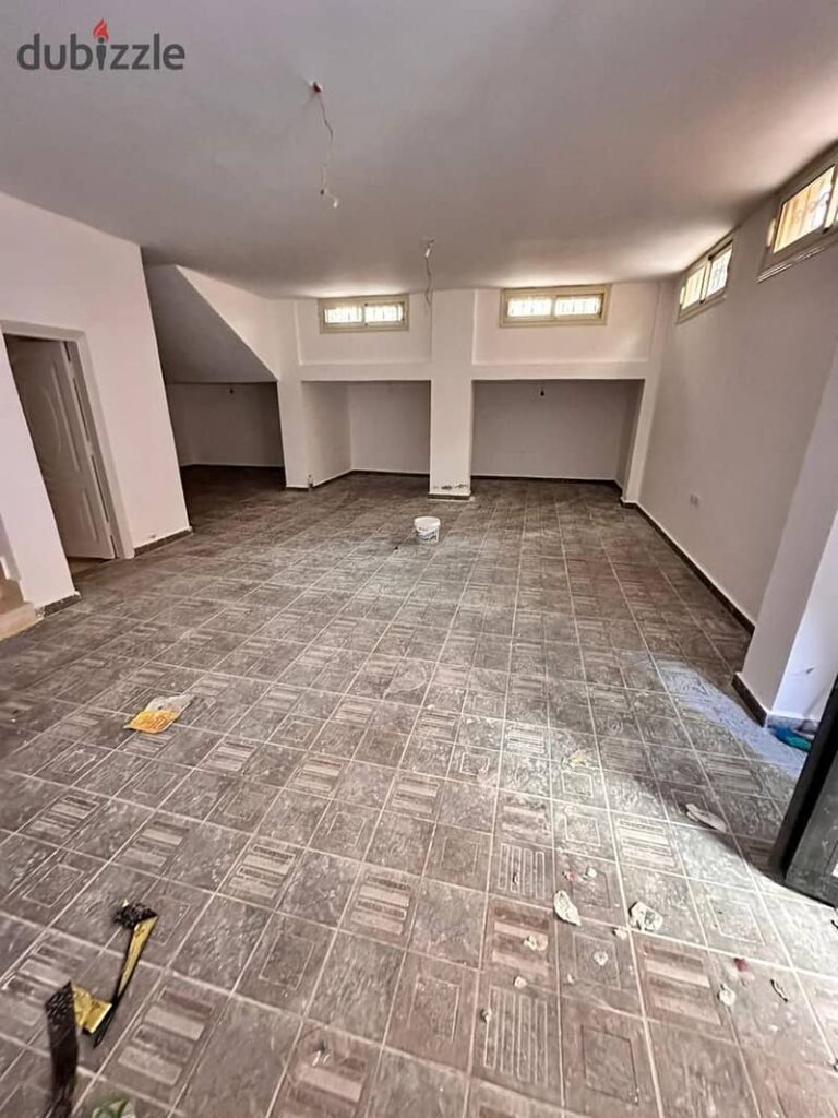 بيزمنت للايجار التجمع سكني او اداري المستثمرين بمدخل خاص 0