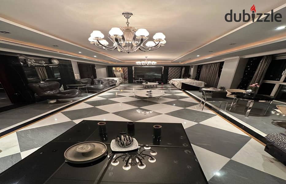 شقة للبيع اطلالة مباشرة علي النيل في برج زهرة بكورنيش المعادي 0