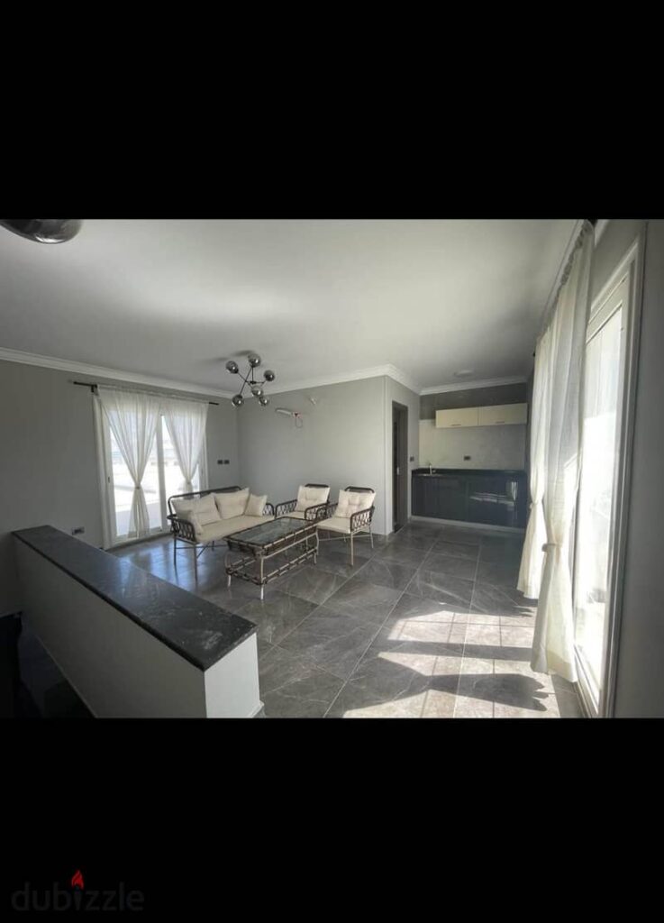 للايجار بنتهاوس 165م مفروش في ماونتن فيو هايد بارك 0