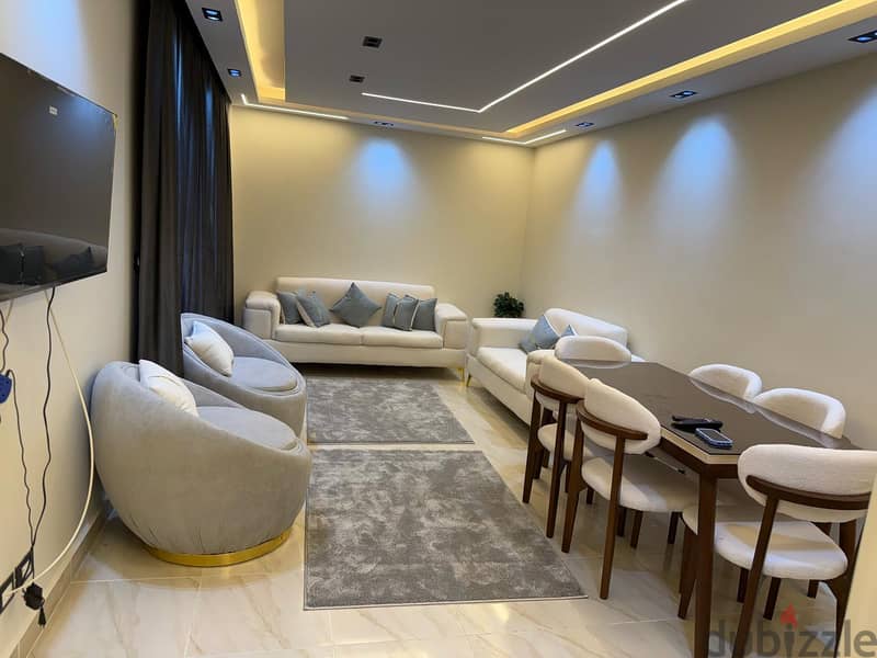 شقة للبيع في مدينتي بسعر مميز واوفر تجاري ب b8 من المالك مباشرة 0