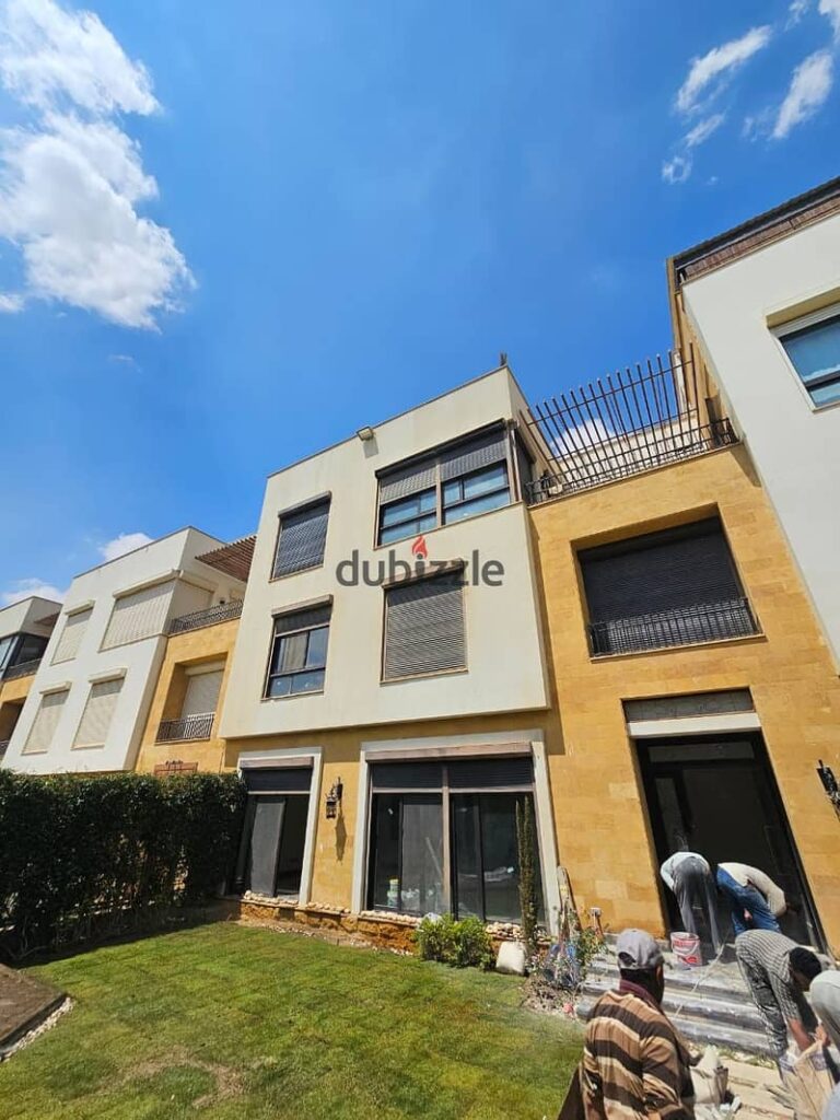 تاون هاوس سيتي فيلا للإيجار في ويست تاون سوديك - ستائر وتكييفات / مطبخ 0