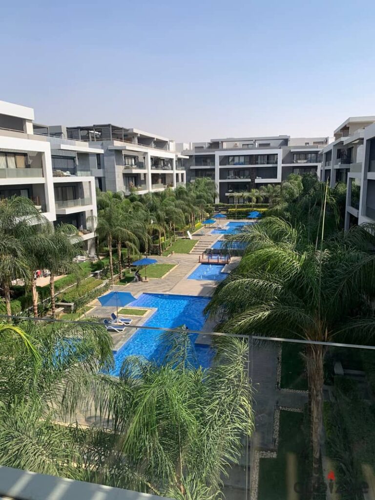 بنتهاوس 260م نص مفروش فيو بول للإيجار في الباتيو 7 0