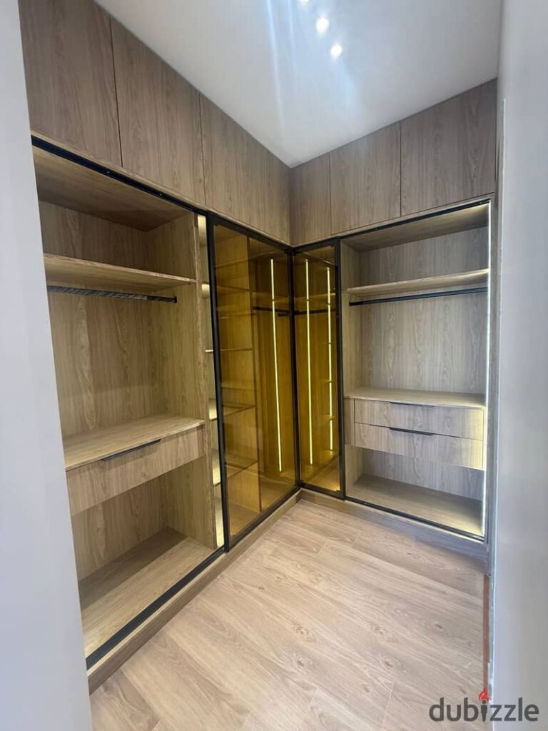 المراسم فيفث سكوير . . اكسترا سوبر لوكس . . شقة 2 نوم للايجار نص مفروشة 0