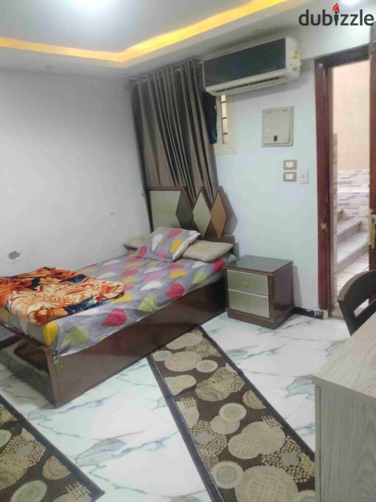 استوديو للايجار سنجل سرير ماستر الحي الاول المجاوره الثامنه غرفه وحمام ومطبخ 0