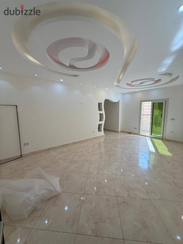 شقة متشطبة للبيع في اللوتس  - التجمع الخامس امام شارع التسعين 0