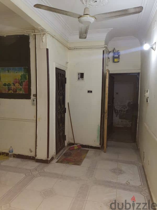 مخزن دور ارضي للايجار مجهز 0