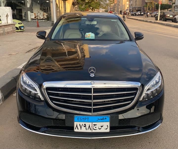 Mercedes-Benz C180 2019 - Exclusive - أعلى فئه 0